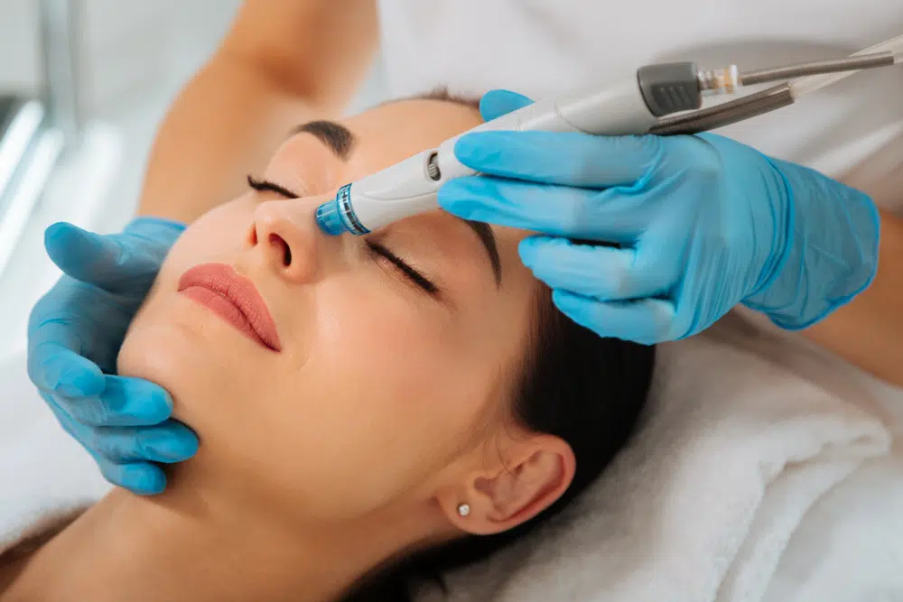 Quelle est la fréquence recommandée pour les traitements Hydrafacial?