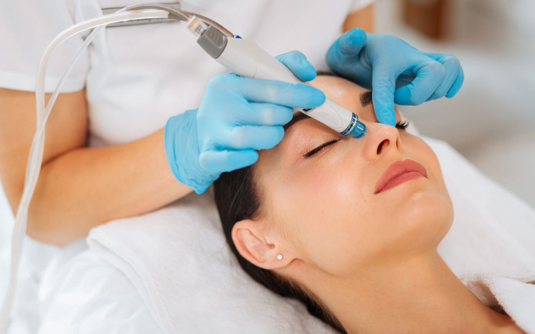 Hydrafacial Lyon : Découvrez les Produits Essentiels Utilisés pour un Soin Hydrafacial