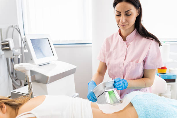 La cryolipolyse à Villefranche est-elle une solution pour les personnes qui ne veulent pas de chirurgie esthétique ?
