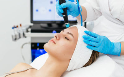 Quels actifs sont utilisés pendant un hydrafacial à Lyon pour purifier la peau ?